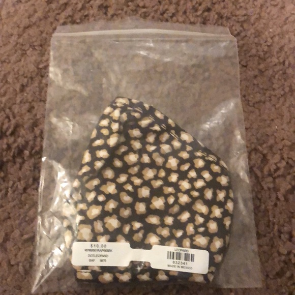 Francesca’s reusable dot leopard face mask - Picture 4 of 5